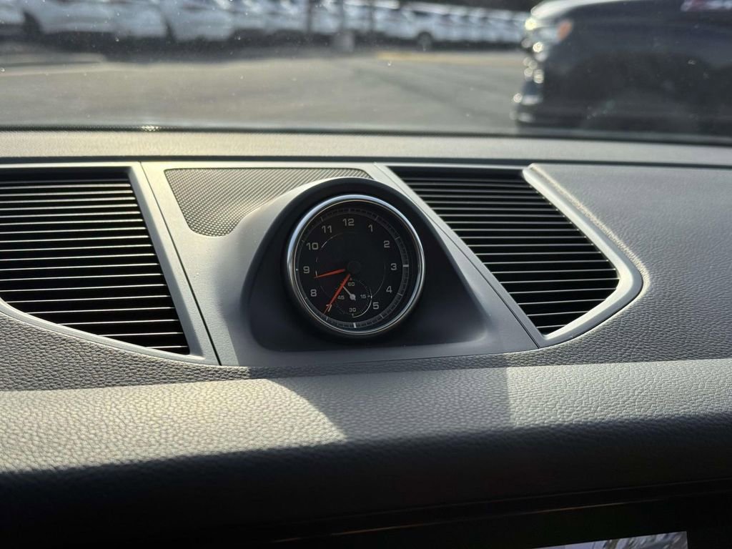 Used 2019 Porsche Macan image 23