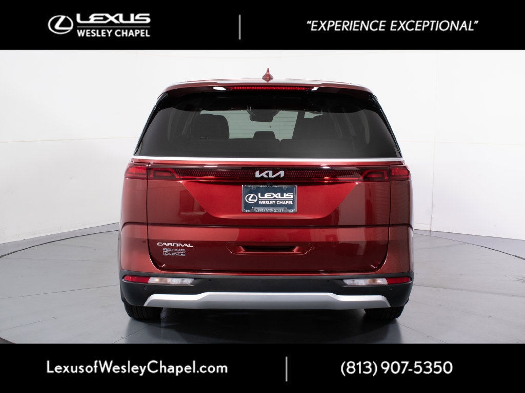 Used 2024 Kia Carnival LX FWD image 5