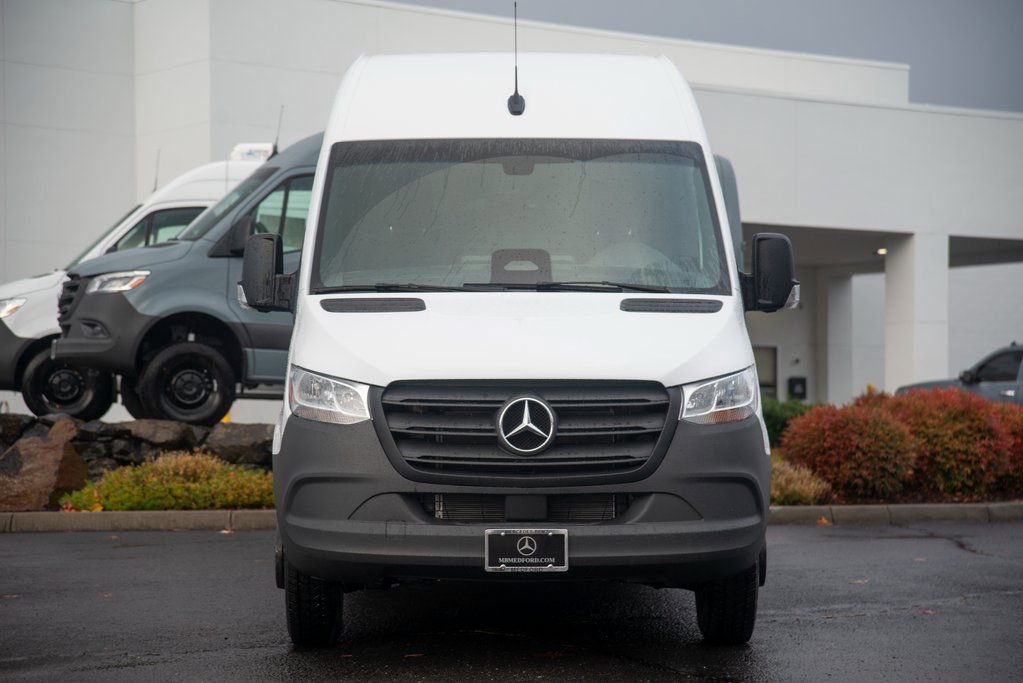 New 2025 Mercedes-Benz Sprinter 4500 image 2