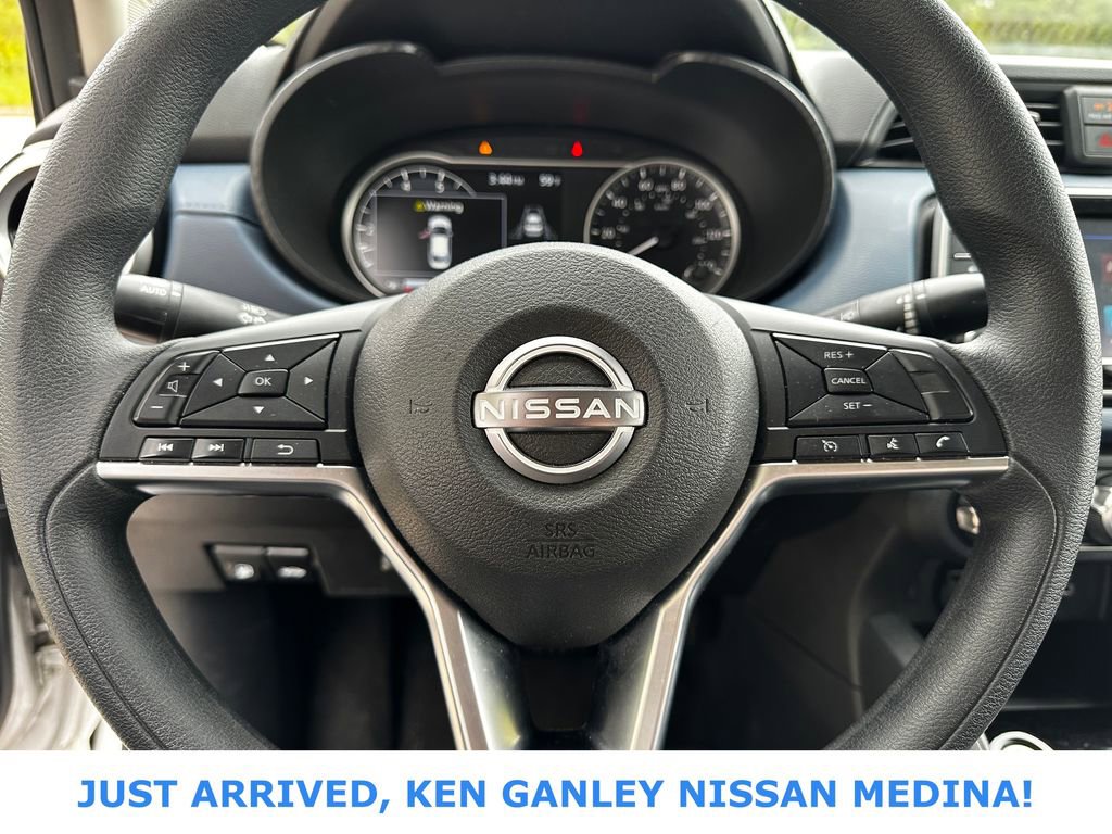 Used 2025 Nissan Versa SV FWD image 12