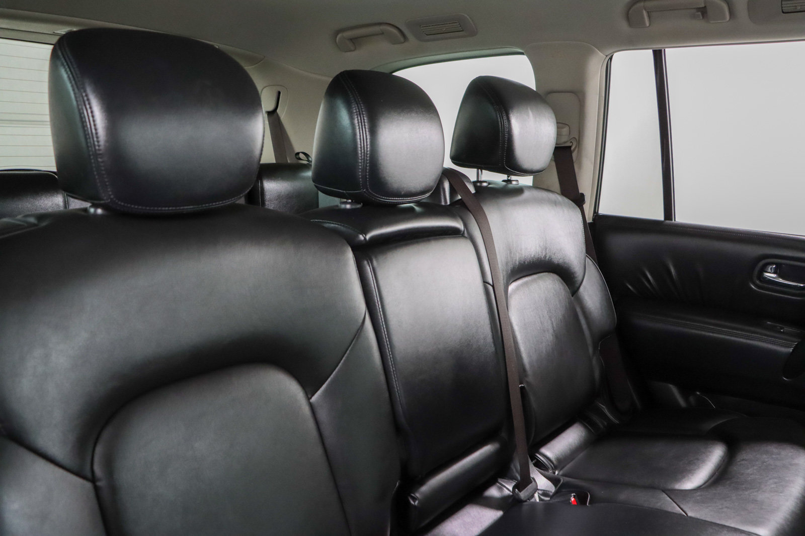 Used 2022 Nissan Armada SV w/ SV Appearance Package RWD image 29