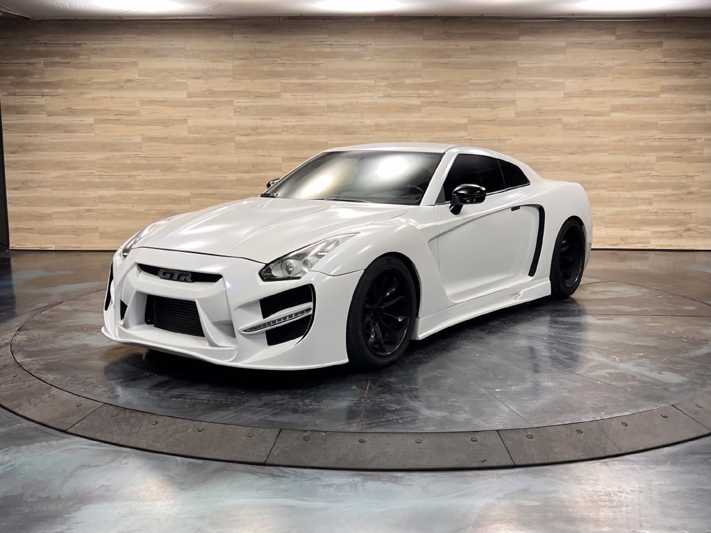 Used 2010 Nissan GT-R Premium AWD/4WD image 7