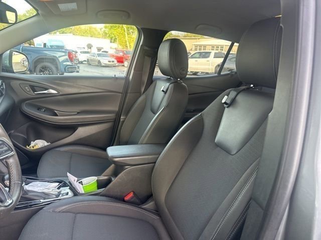 Used 2023 Buick Encore GX Select w/ Sport Touring Package image 27