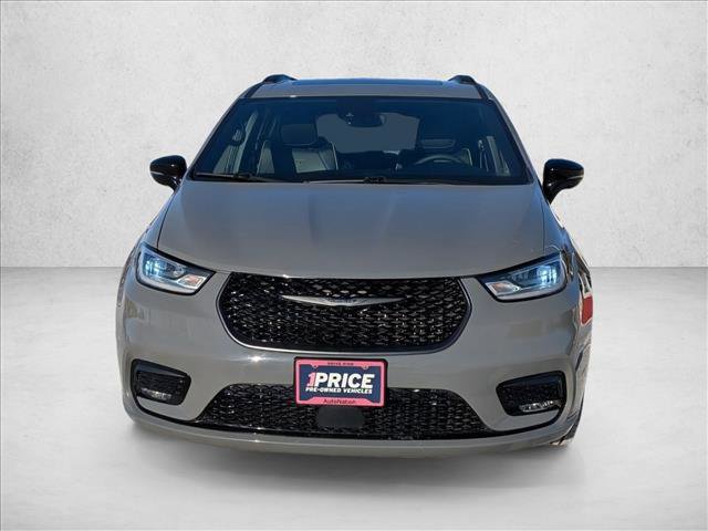 Used 2025 Chrysler Pacifica Limited video 2