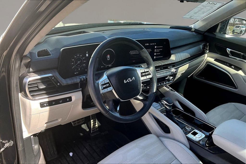Used 2024 Kia Telluride SX Prestige w/ Towing Package AWD/4WD image 16