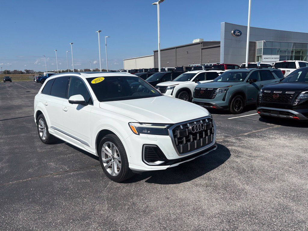 Used 2025 Audi Q7 3.0T Premium Plus AWD/4WD image 2