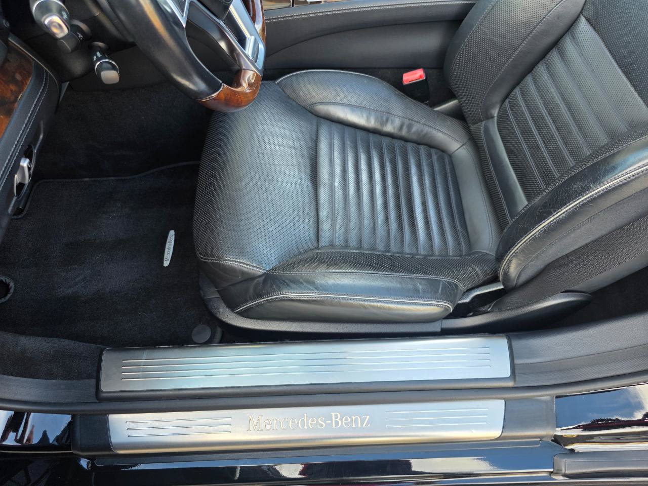Used 2013 Mercedes-Benz SL 550 w/ Premium Pkg image 38