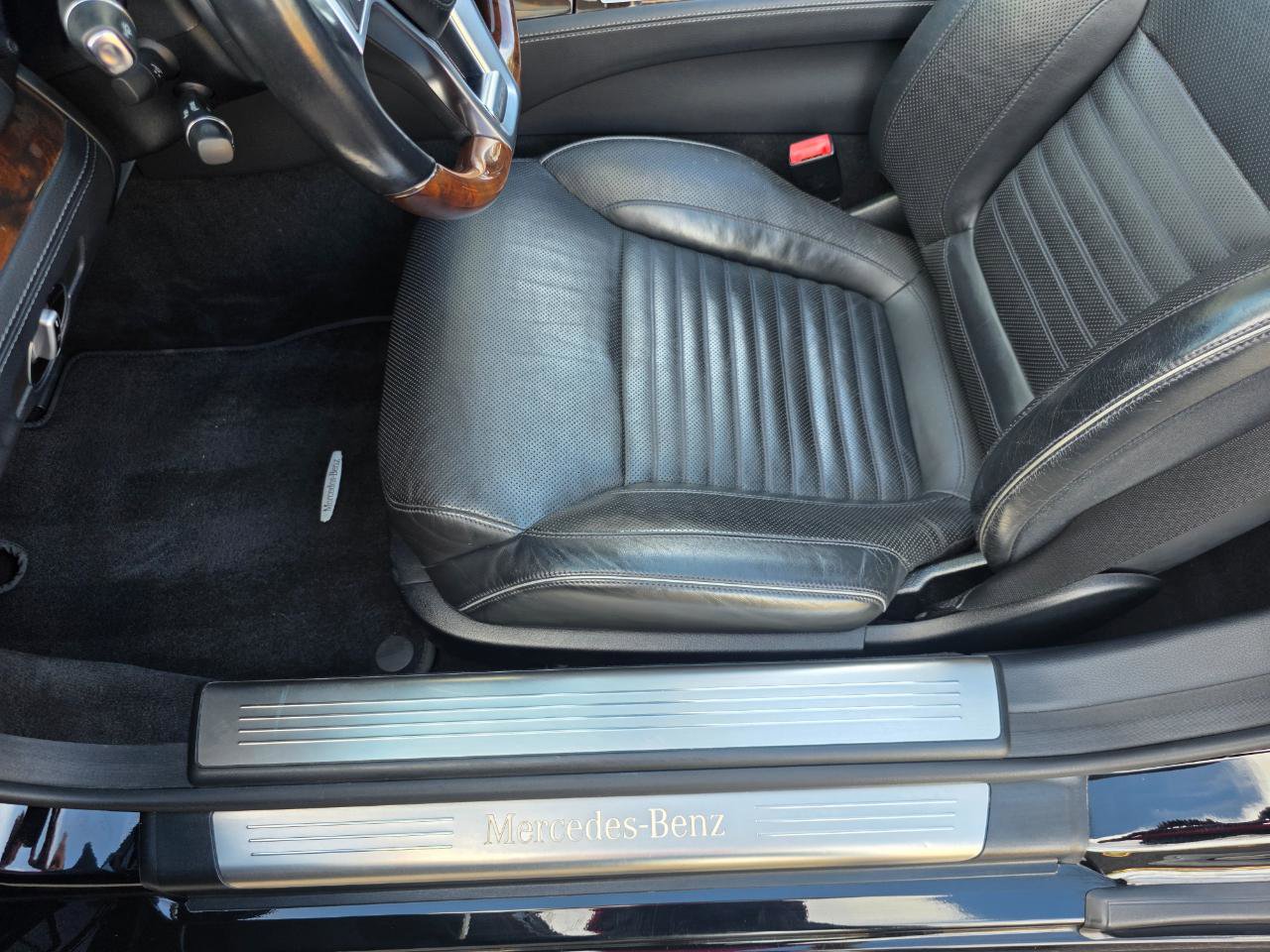 Used 2013 Mercedes-Benz SL 550 w/ Premium Pkg image 38