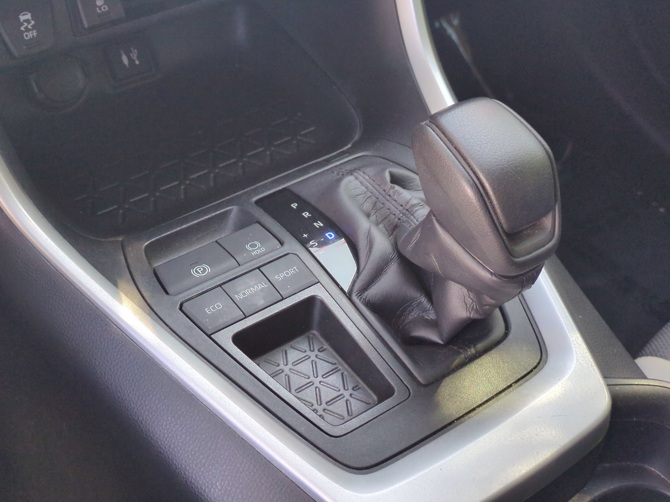 Used 2019 Toyota RAV4 XLE FWD image 23
