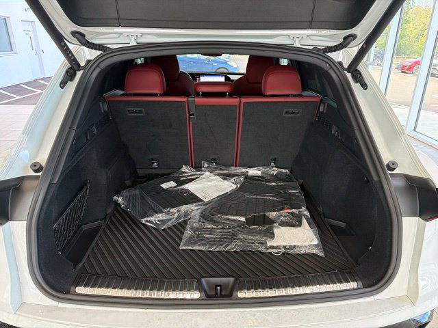 Used 2025 Audi SQ5 Premium Plus w/ Premium Plus Package AWD/4WD image 6