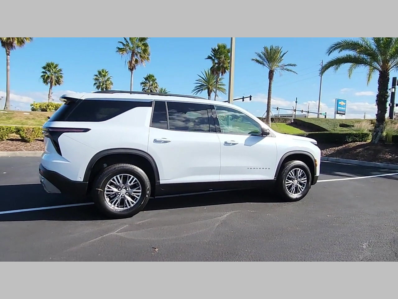 New 2026 Chevrolet Traverse LT w/ Enhanced Driving Package image 23