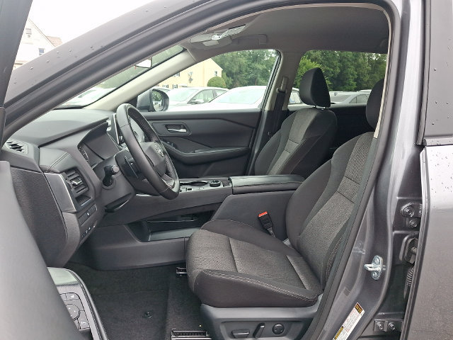 Used 2025 Nissan Rogue SV AWD/4WD image 14