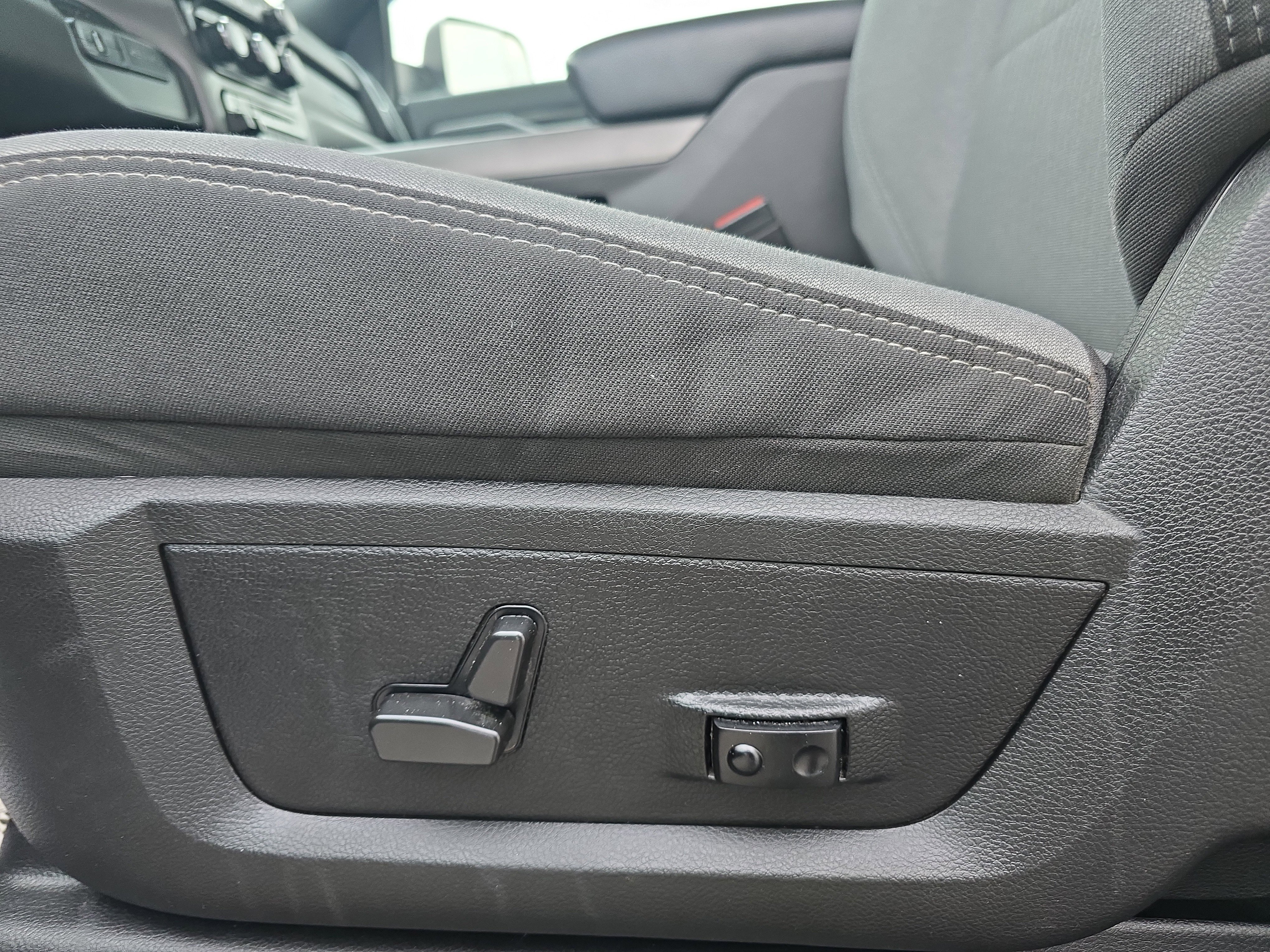 Used 2021 RAM 3500 Big Horn w/ Level 2 Equipment Group image 14