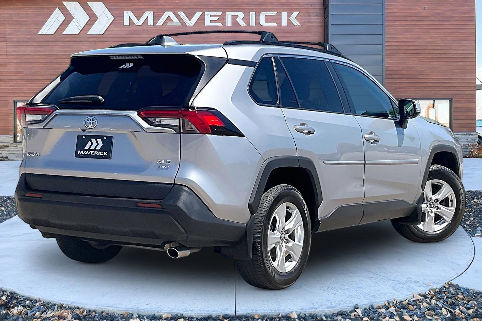 Used 2020 Toyota RAV4 XLE w/ All Weather Liner Package AWD/4WD image 5