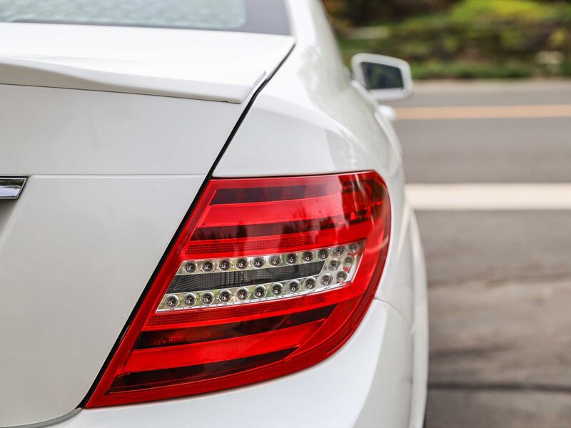 Used 2013 Mercedes-Benz C 250 Sedan image 16