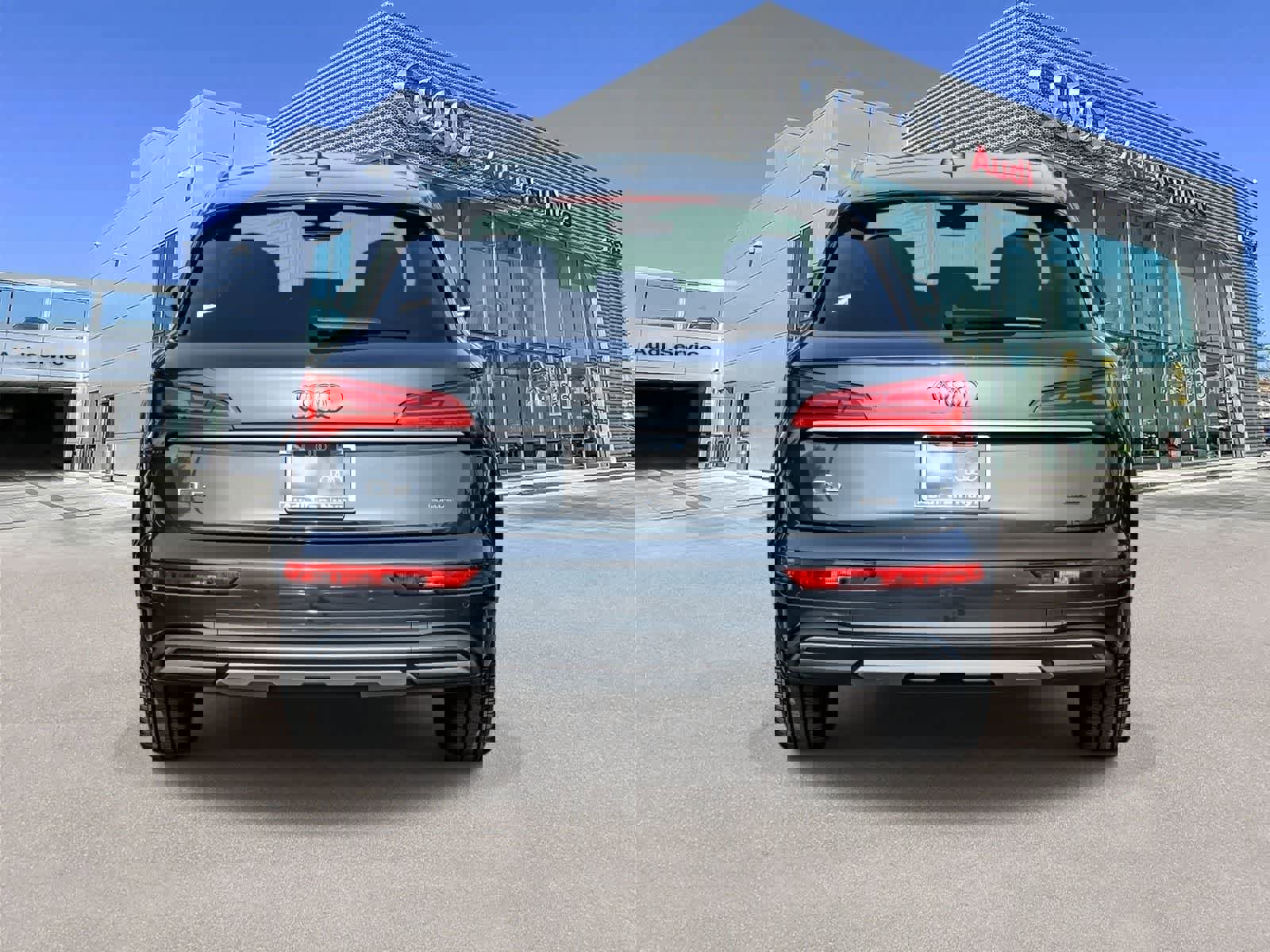 Used 2022 Audi Q5 2.0T Premium image 3