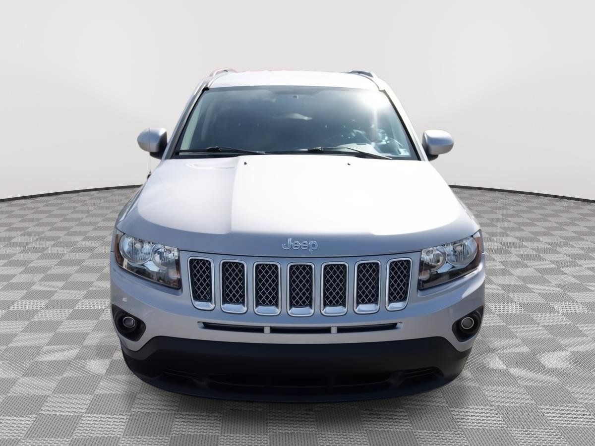 Used 2016 Jeep Compass Latitude AWD/4WD image 2