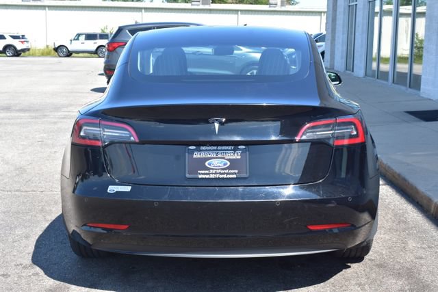 Used 2020 Tesla Model 3 Standard Range RWD image 9