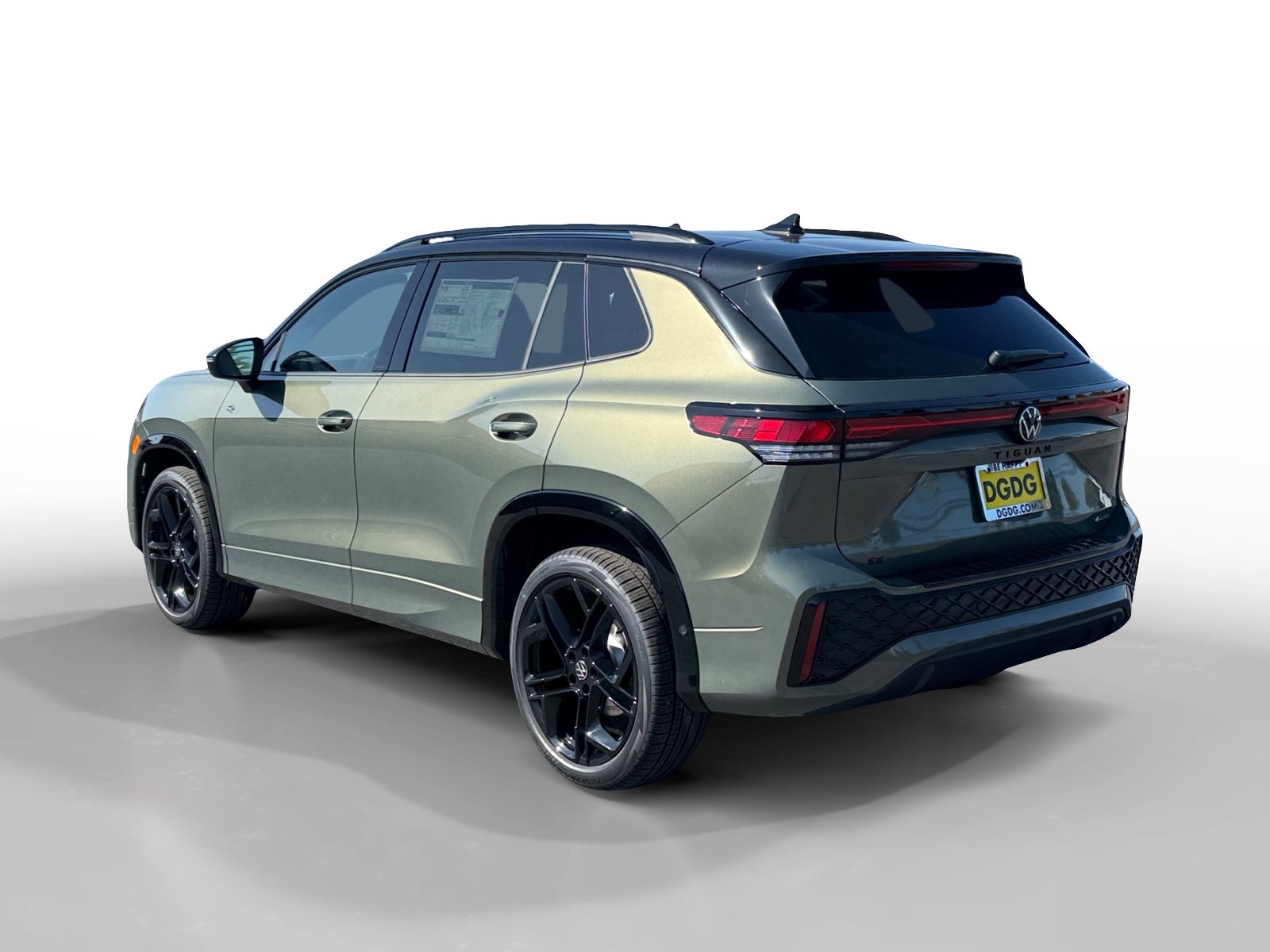 New 2026 Volkswagen Tiguan SE R-Line AWD/4WD image 3