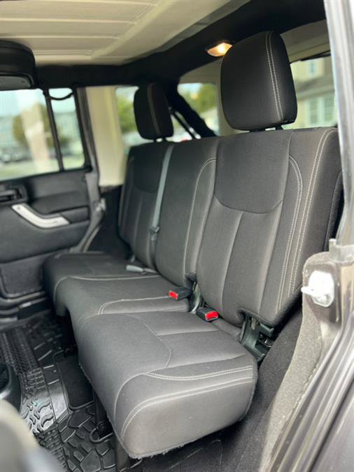 Used 2018 Jeep Wrangler Unlimited Sahara image 26