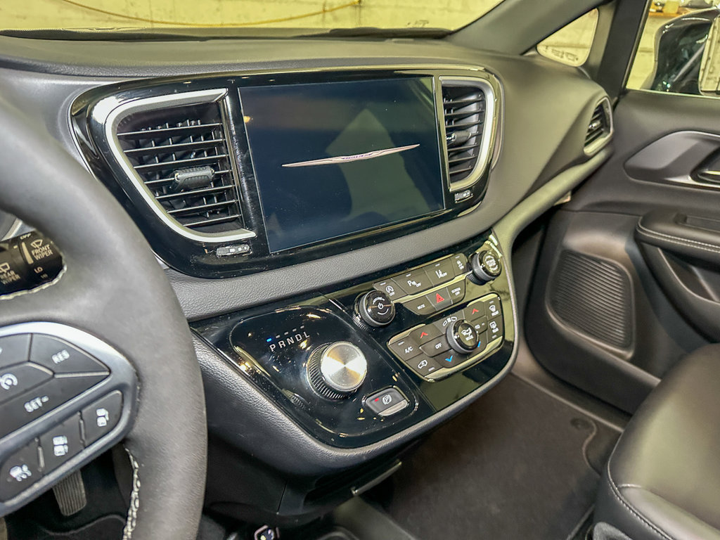 New 2026 Chrysler Voyager LX FWD image 34