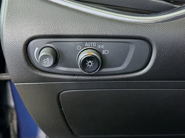 Used 2022 Chevrolet Malibu Premier image 11