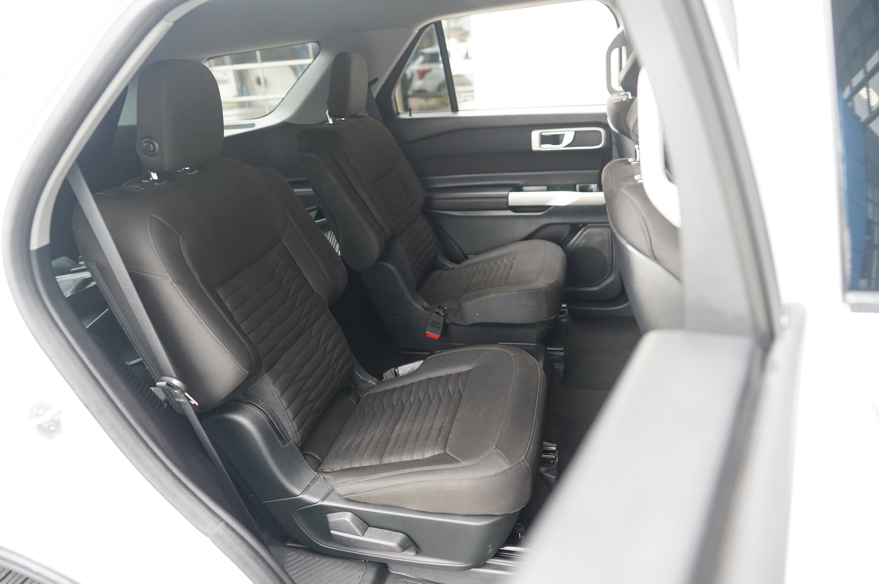 Used 2020 Ford Explorer XLT image 36