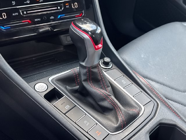 Used 2025 Volkswagen Jetta GLI Autobahn FWD image 15