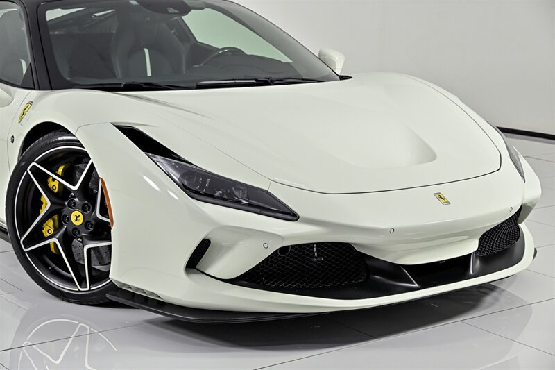 Used 2022 Ferrari F8 Tributo RWD image 2