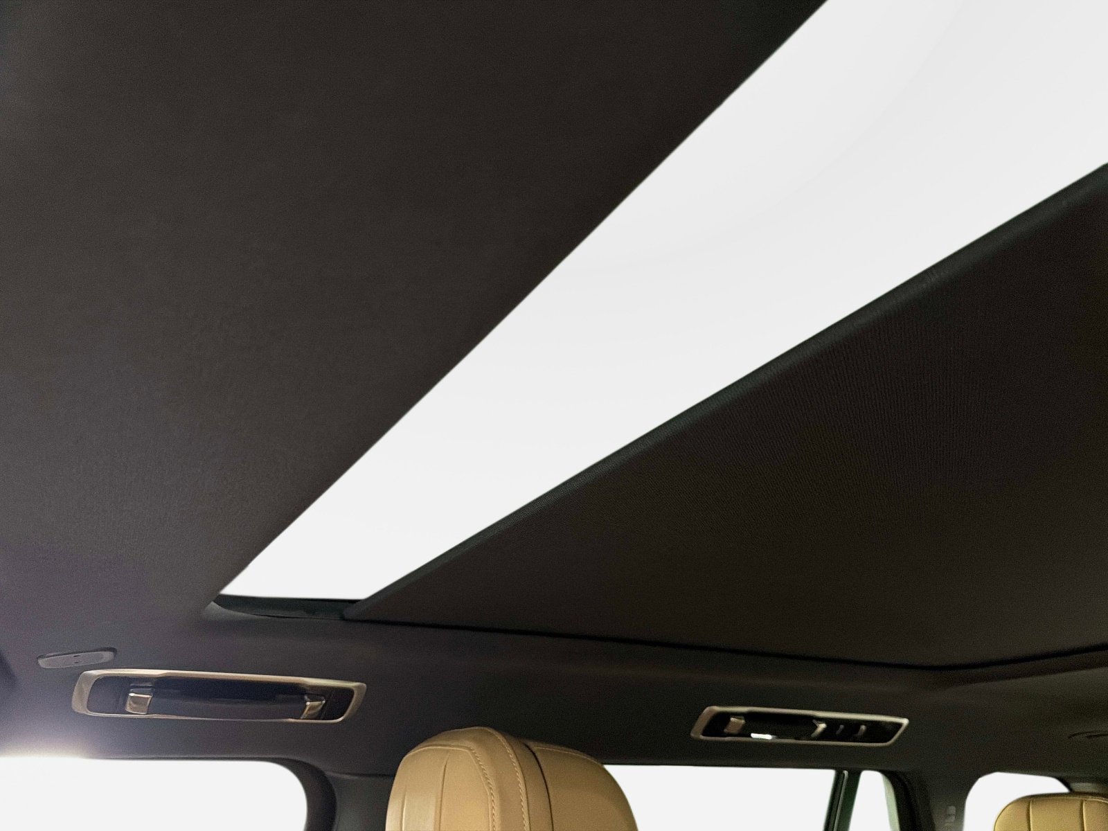 Used 2025 Land Rover Range Rover Long Wheelbase SE image 48