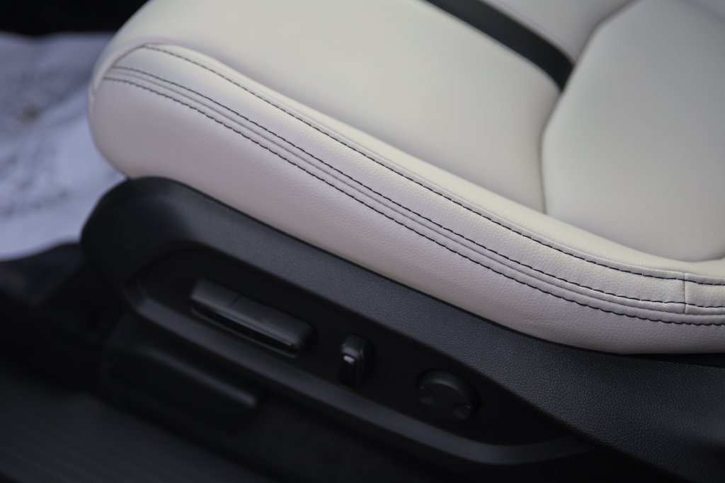 New 2026 Honda Pilot Touring image 13