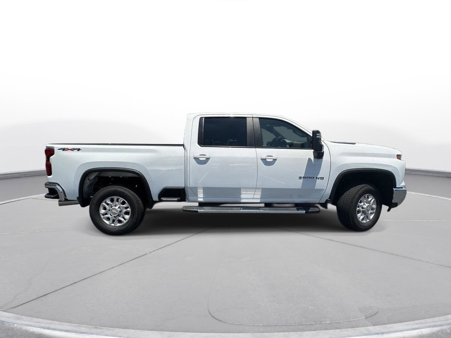 Used 2025 Chevrolet Silverado 3500 LT w/ Safety Package AWD/4WD image 5
