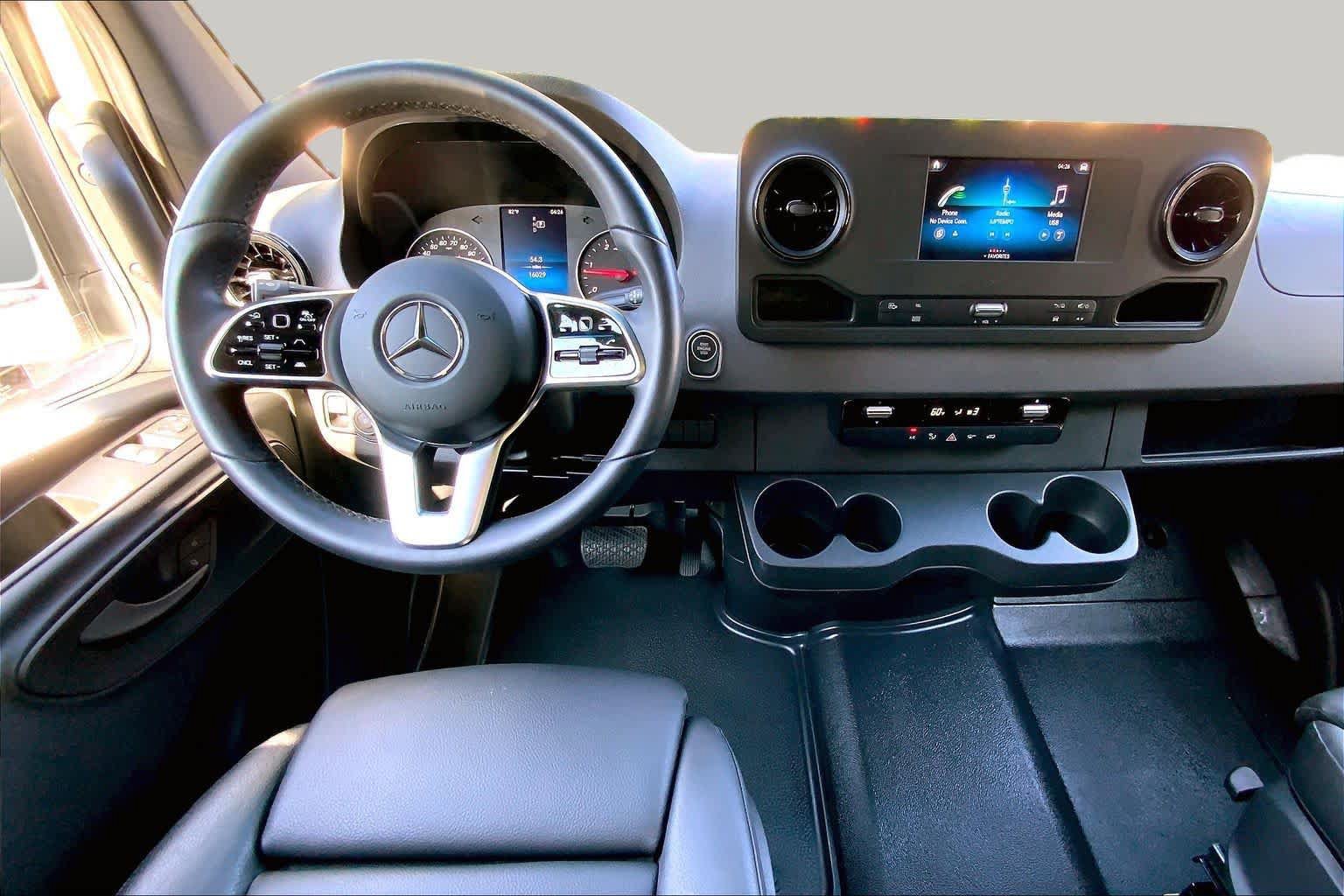 Used 2022 Mercedes-Benz Sprinter 2500 image 6