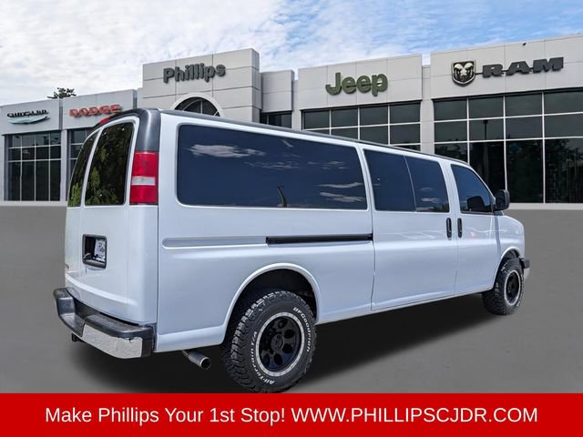 Used 2019 Chevrolet Express 3500 LT w/ LT Preferred Equipment Group RWD image 3