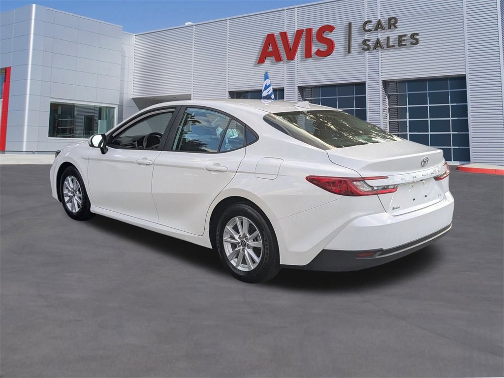 Used 2025 Toyota Camry LE image 10