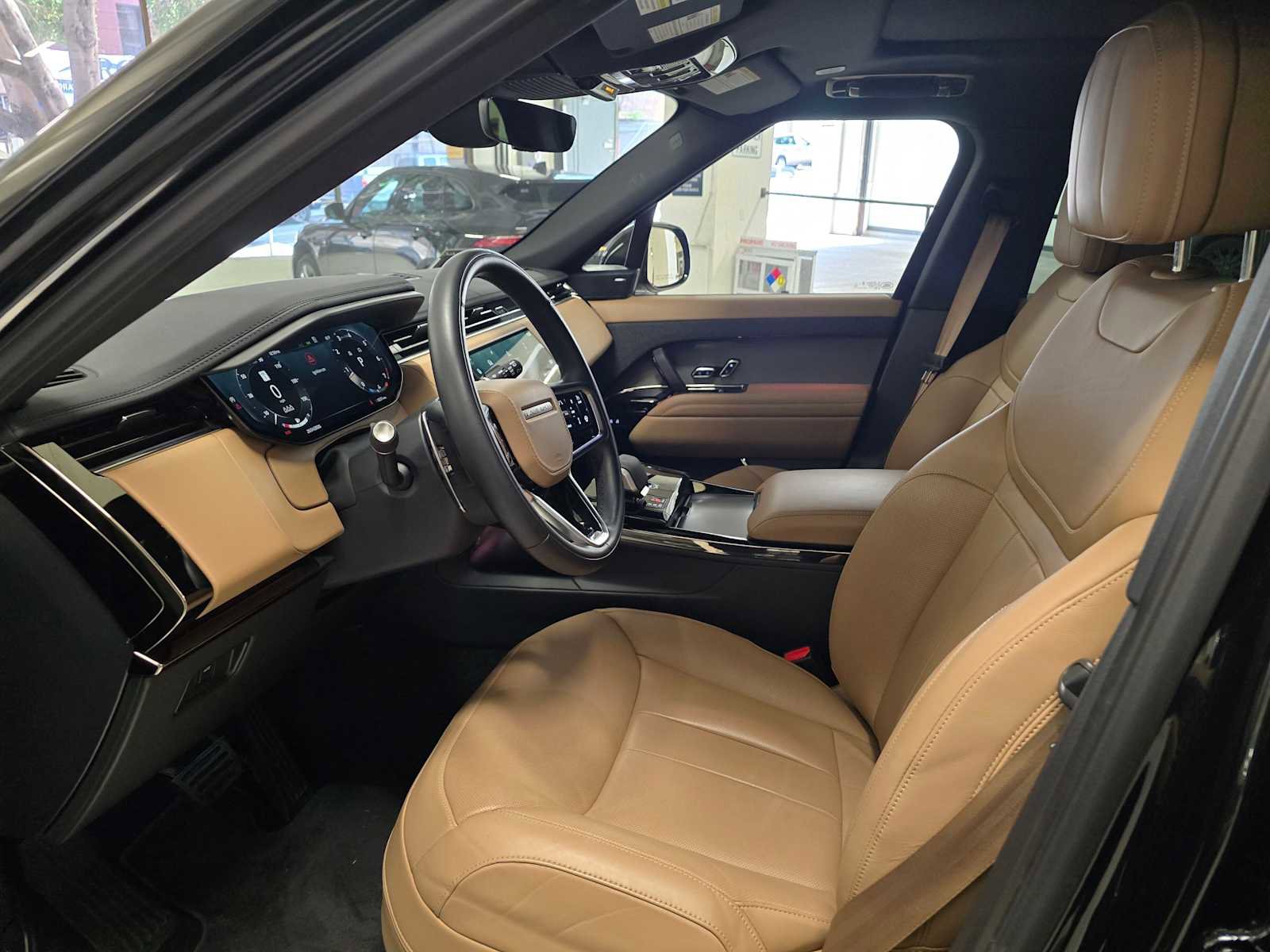 Used 2025 Land Rover Range Rover Sport SE AWD/4WD image 23