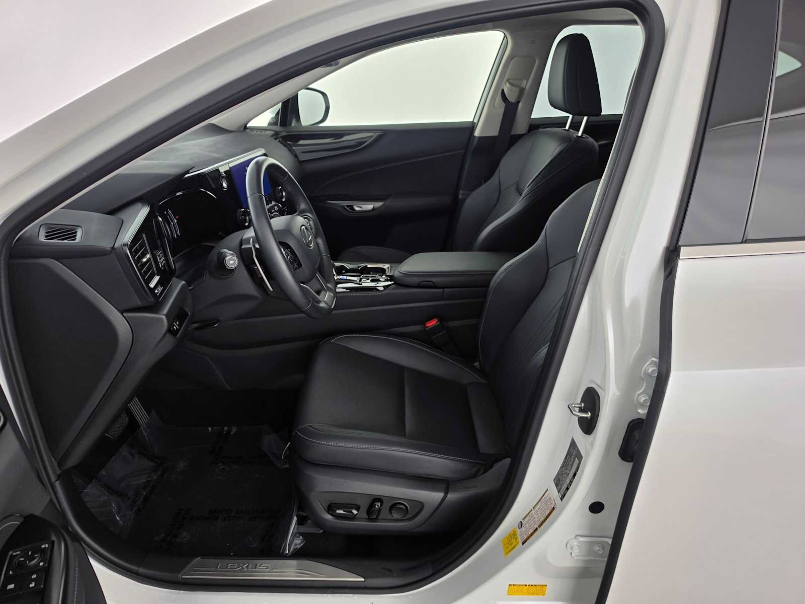 Certified 2025 Lexus NX 250 FWD image 20