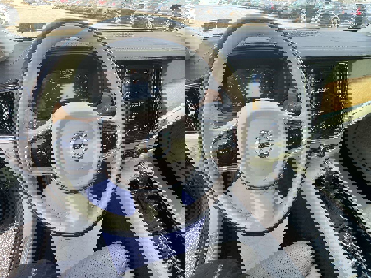 Used 2020 Volvo S90 T6 Inscription image 15