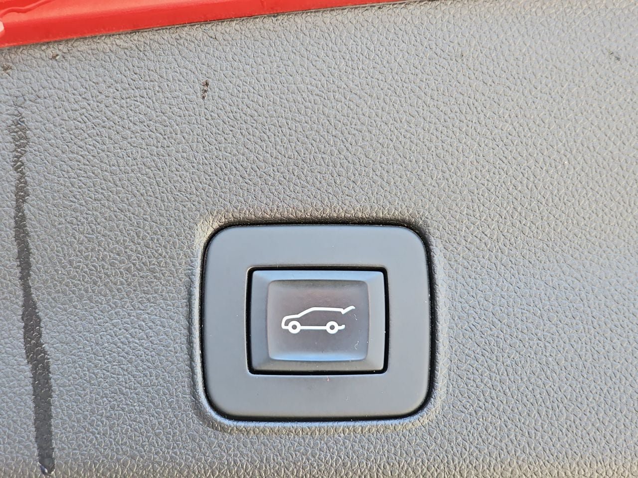 Used 2023 Chevrolet TrailBlazer RS w/ Sun and Liftgate Package AWD/4WD image 16