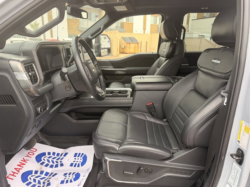 Used 2025 Ford F450 Platinum w/ FX4 Off-Road Package image 19