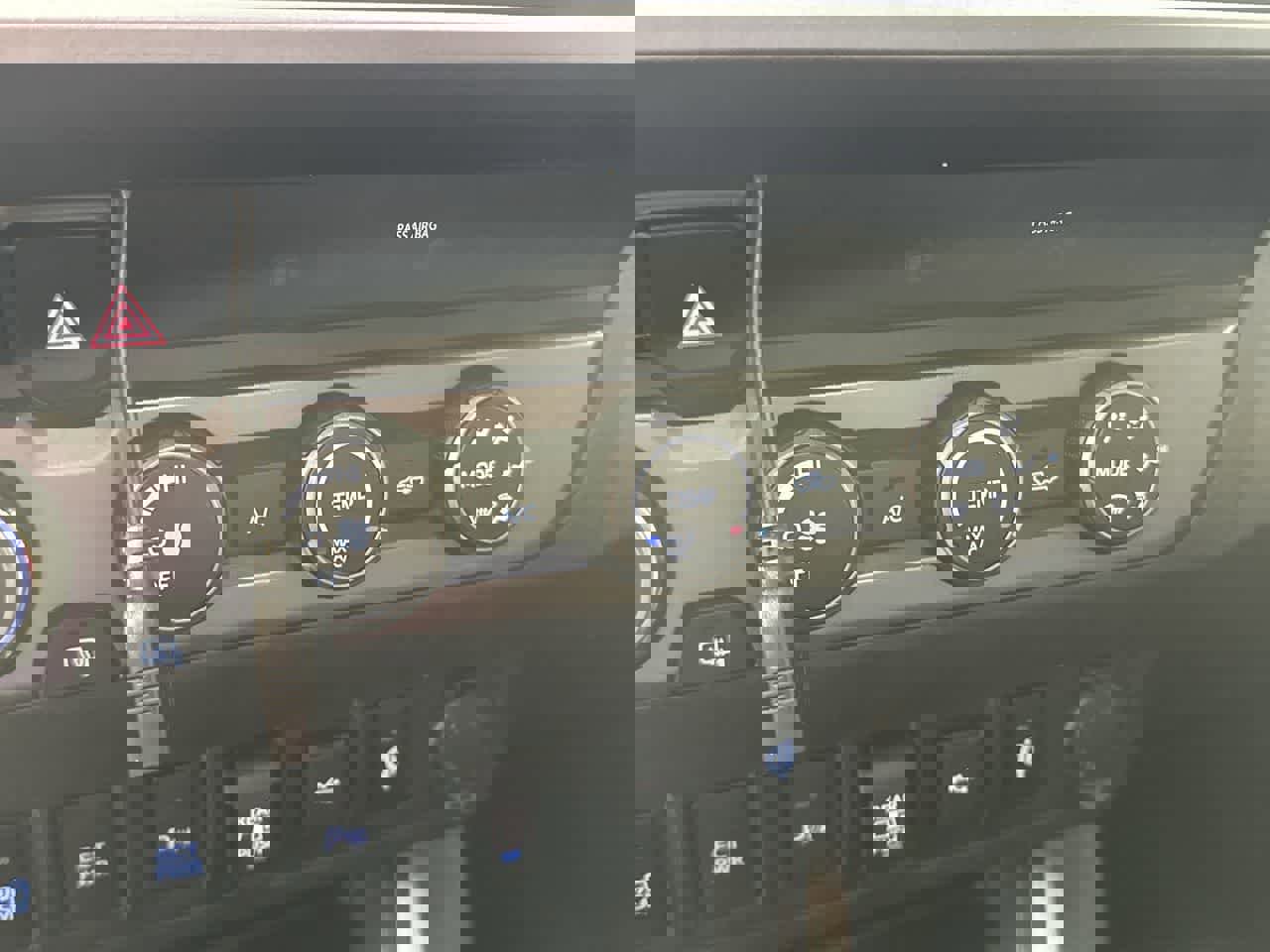 Used 2020 Toyota Tacoma TRD Off-Road w/ Technology Package image 17