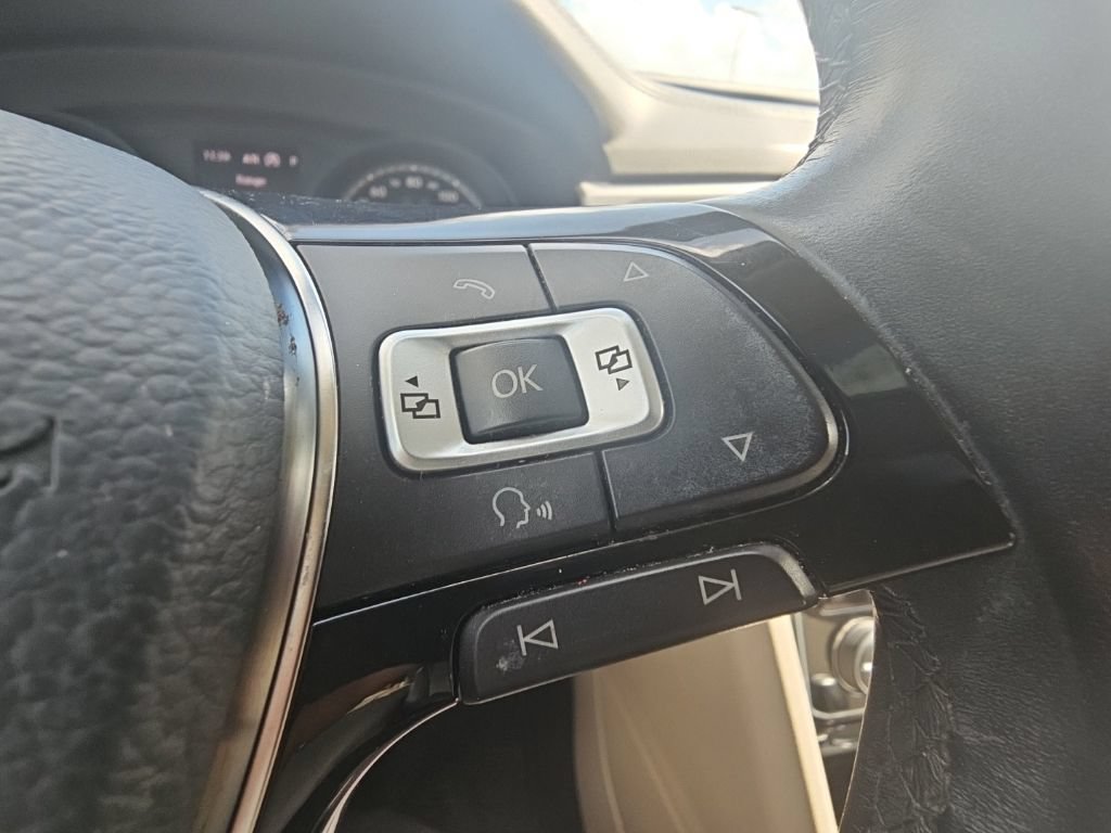Used 2018 Volkswagen Atlas SEL FWD image 35