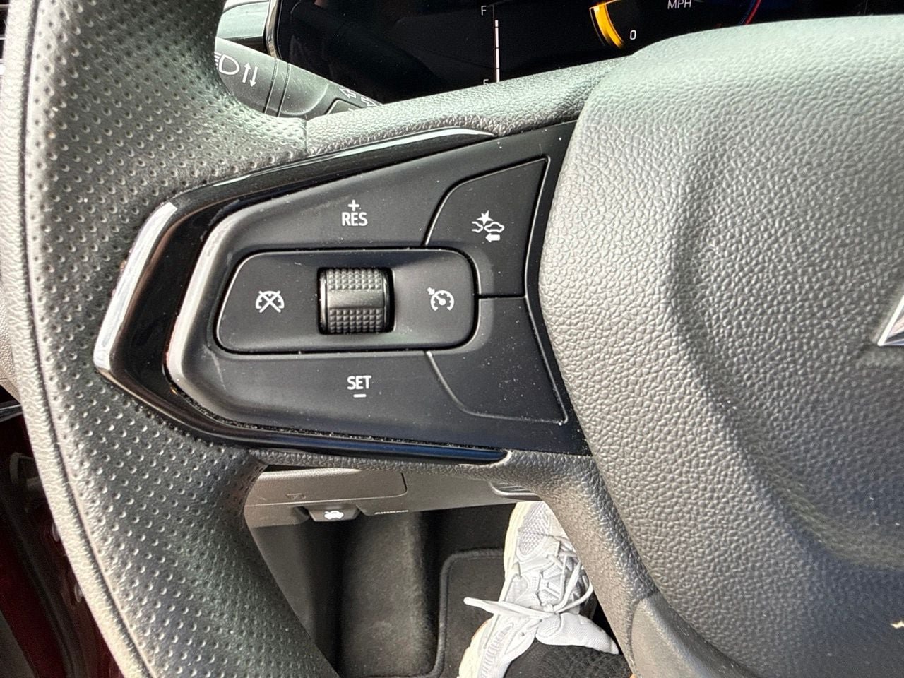 Used 2025 Chevrolet TrailBlazer LT AWD/4WD image 27