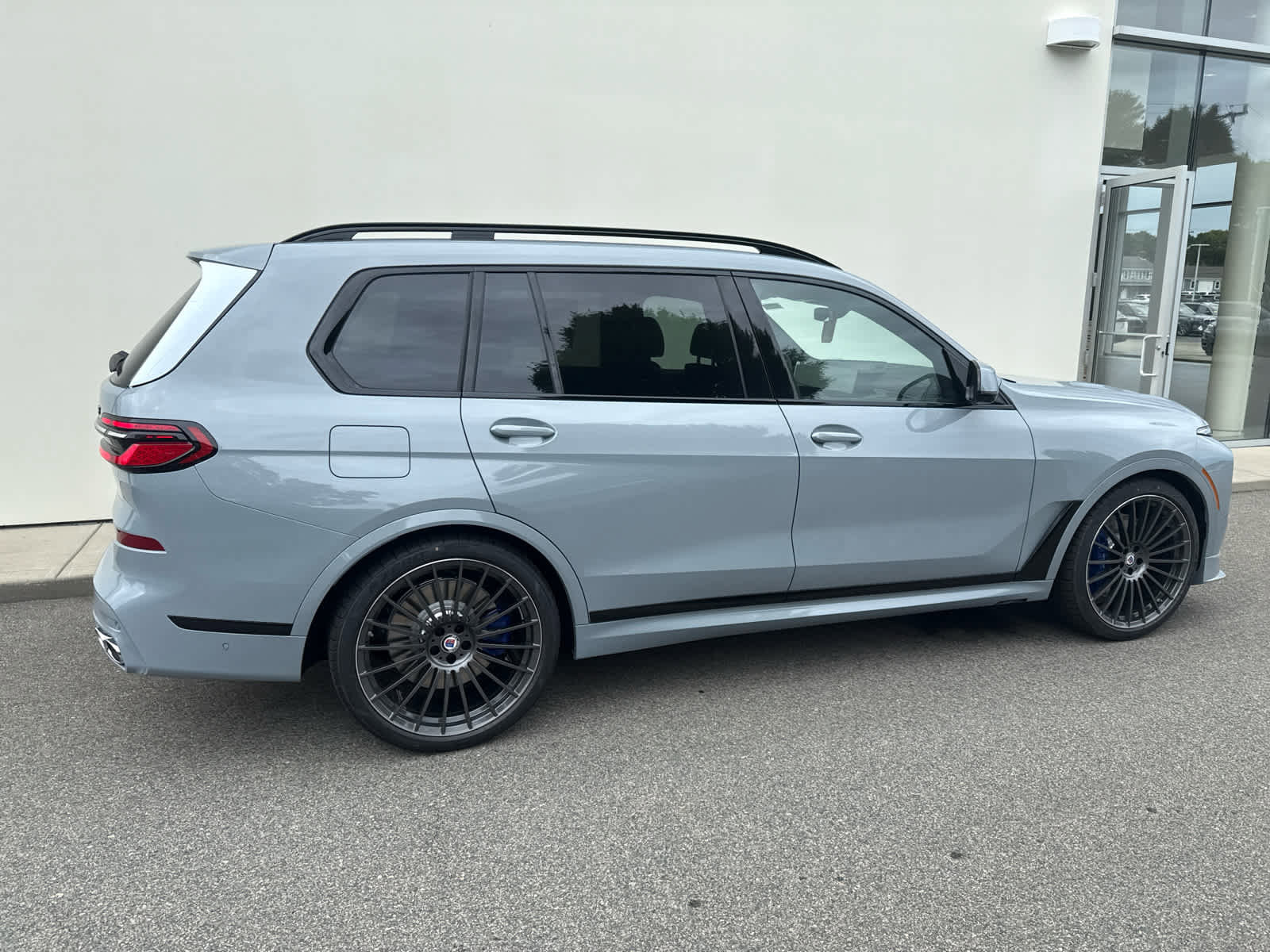New 2026 BMW ALPINA XB7 image 11