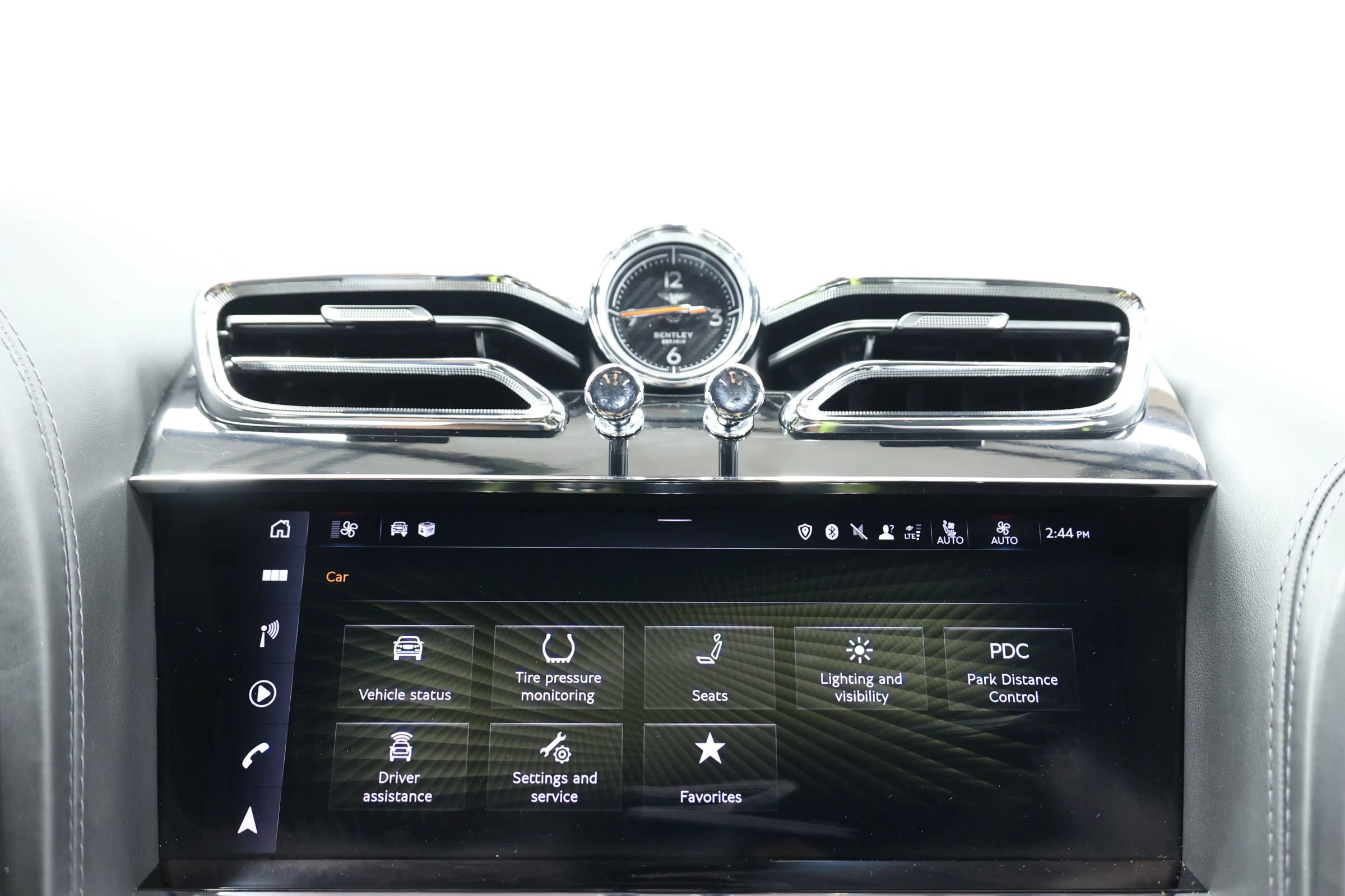 Used 2023 Bentley Bentayga AWD/4WD image 38