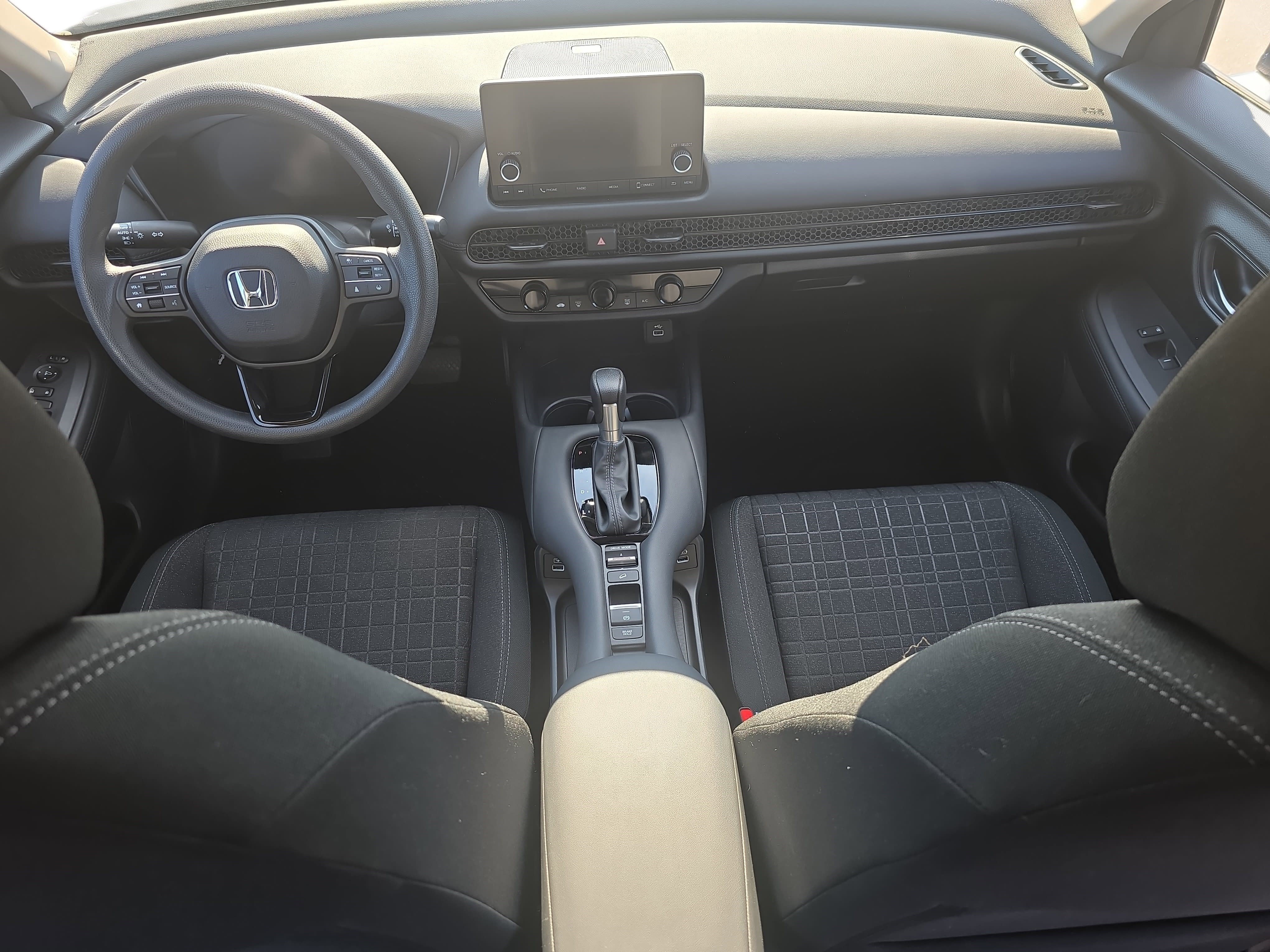 Used 2023 Honda HR-V LX image 9