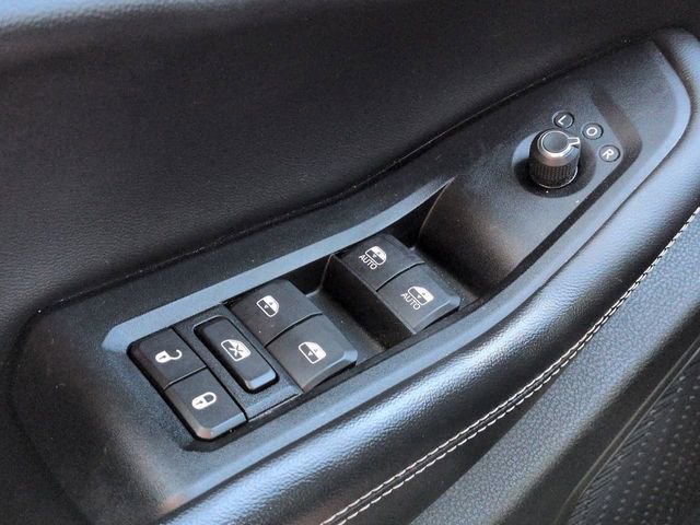 Certified 2023 Jeep Grand Cherokee L Laredo AWD/4WD image 31