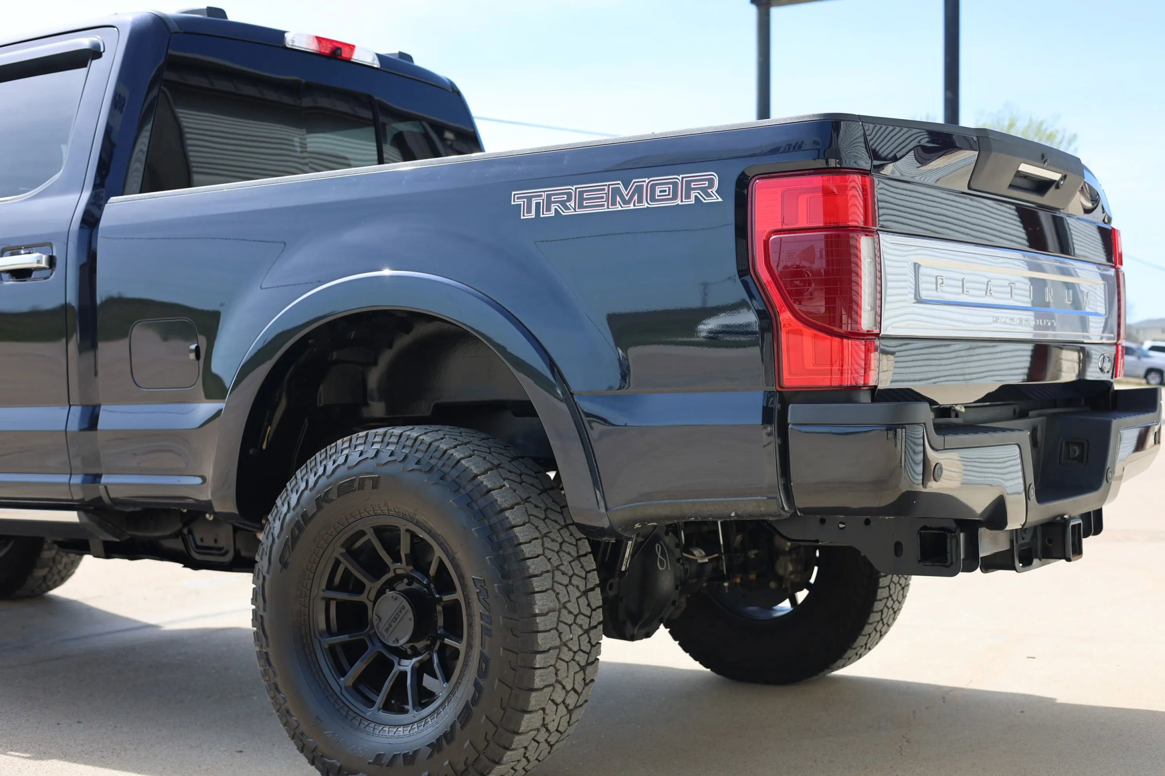 Used 2021 Ford F350 Platinum w/ Tremor Off-Road Package image 5