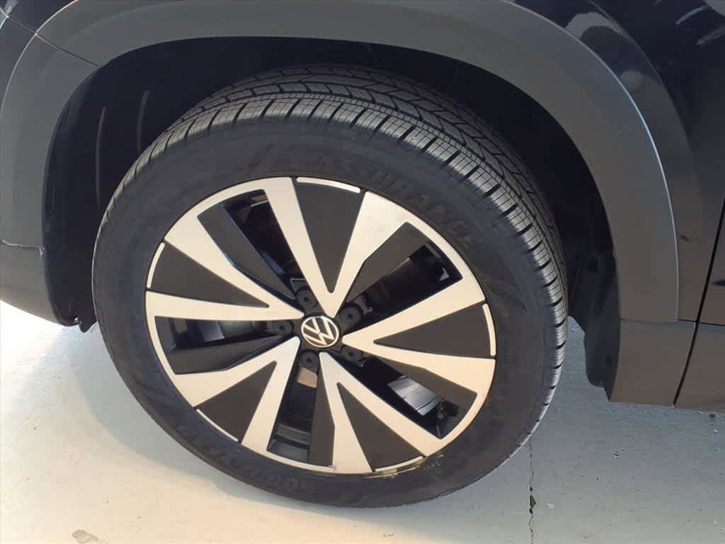 Certified 2022 Volkswagen Taos SE FWD image 8