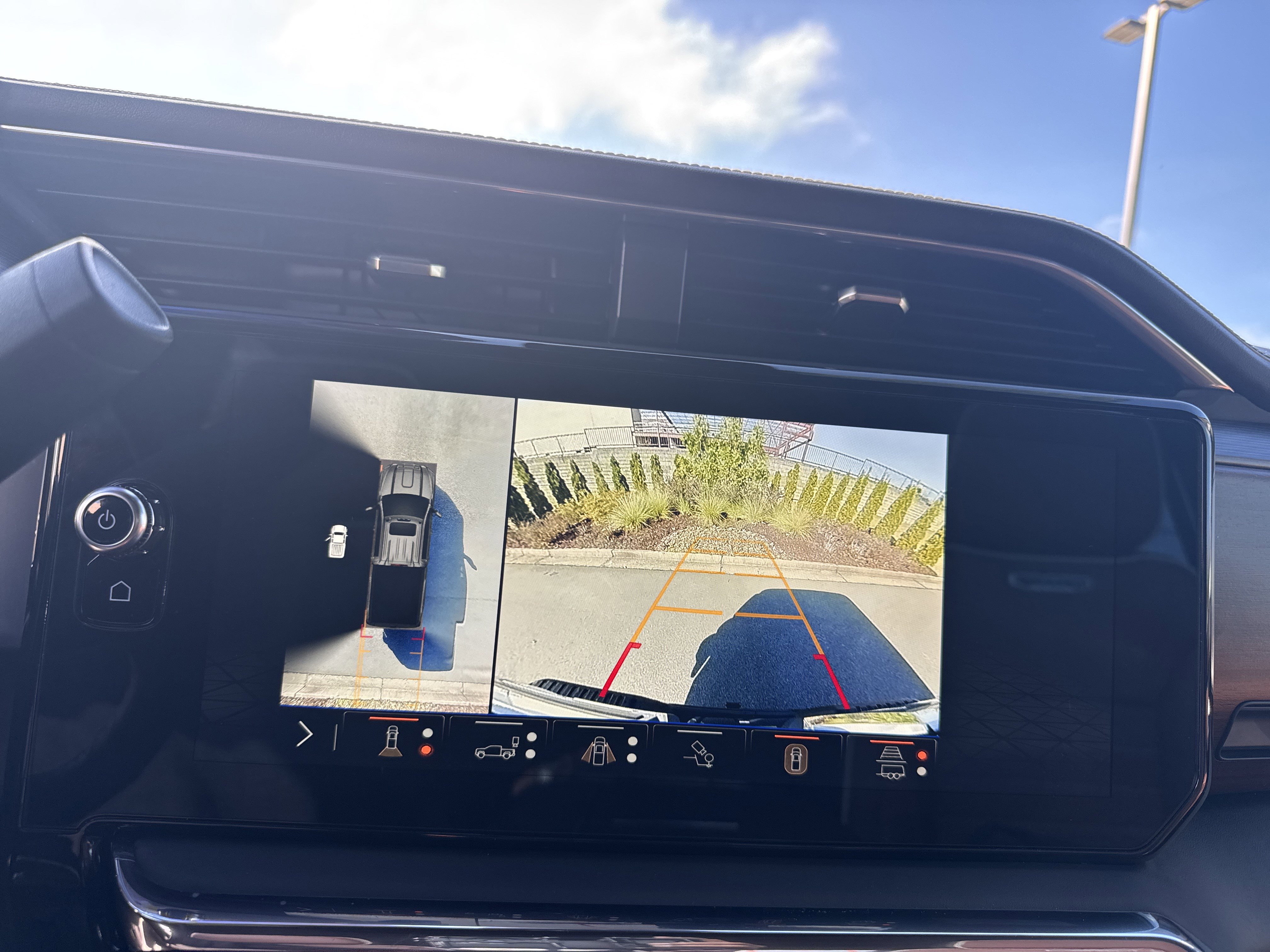 Used 2025 GMC Sierra 2500 Denali Ultimate image 26